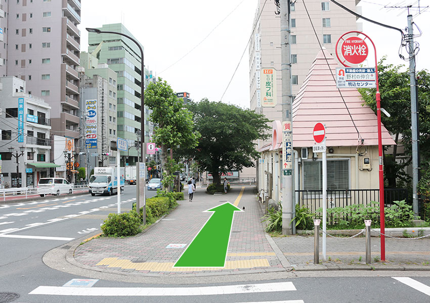 2.本郷通りを直進します